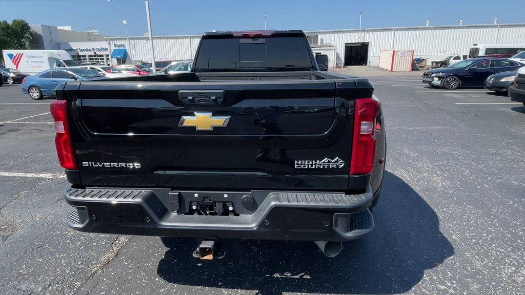Used 2026 Chevrolet Silverado 3500 High Country w/ Technology Package AWD/4WD image 9