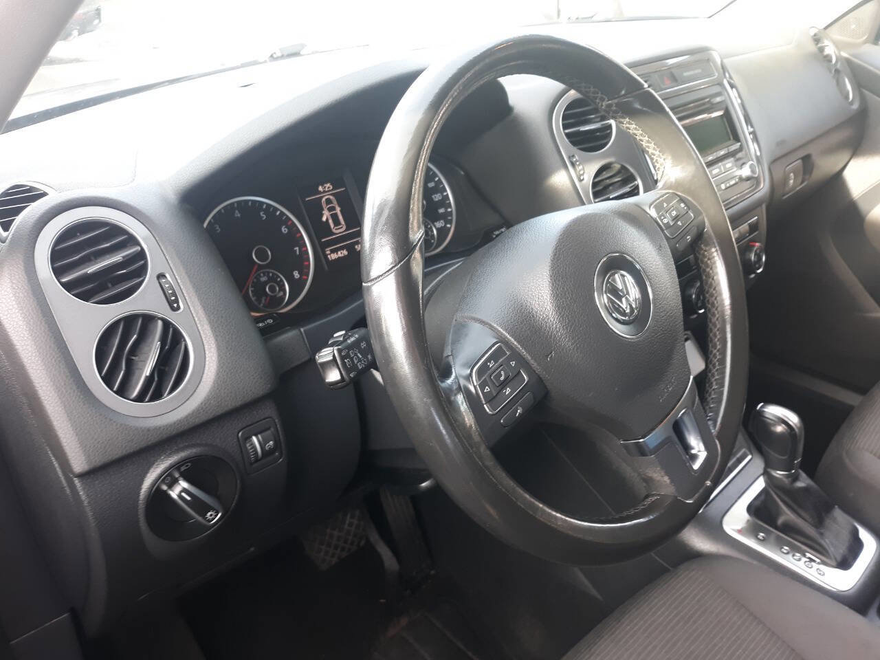 Used 2013 Volkswagen Tiguan S image 15