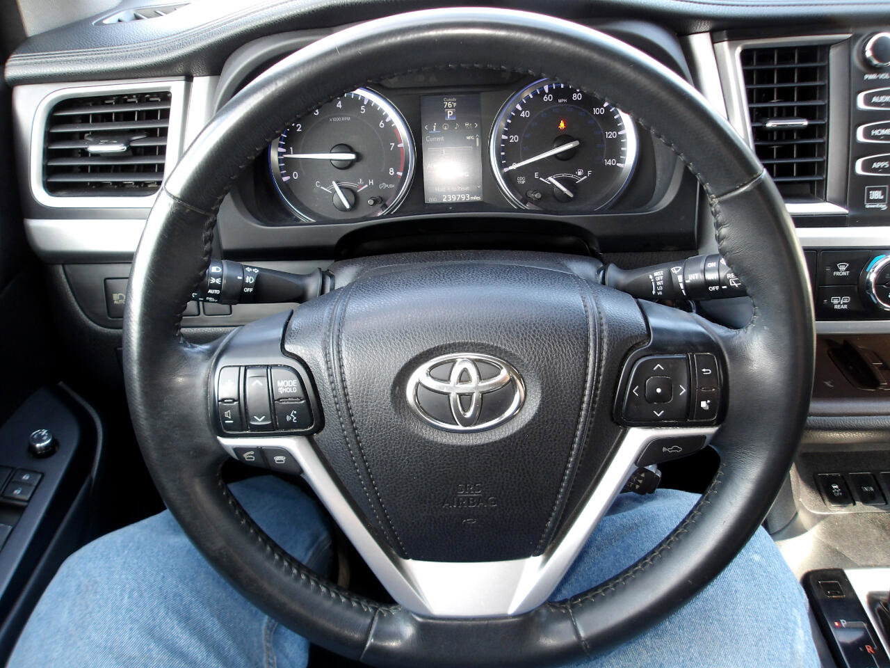 Used 2015 Toyota Highlander Limited w/ Driver Technology Package AWD/4WD image 16