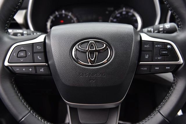 Used 2023 Toyota Highlander XLE image 21