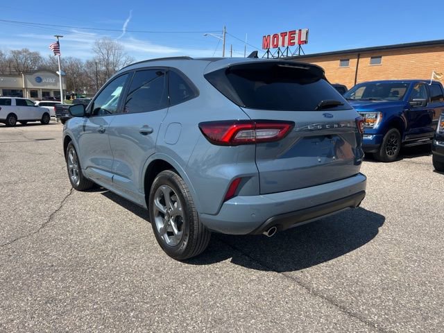 Certified 2023 Ford Escape ST-Line w/ Tech Pack #1 AWD/4WD image 6