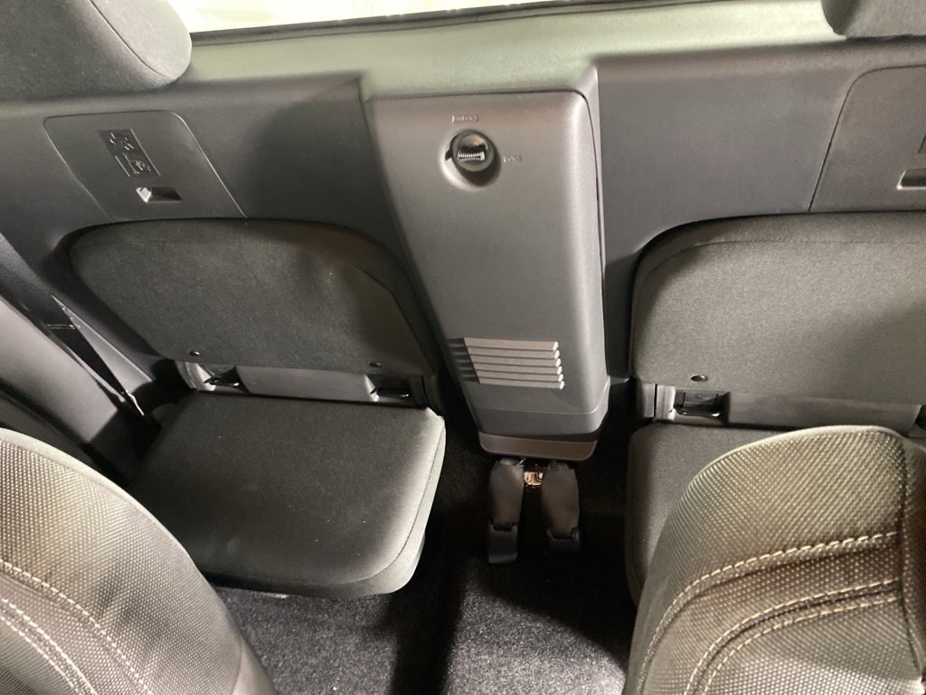 Used 2025 Nissan Frontier SV image 13