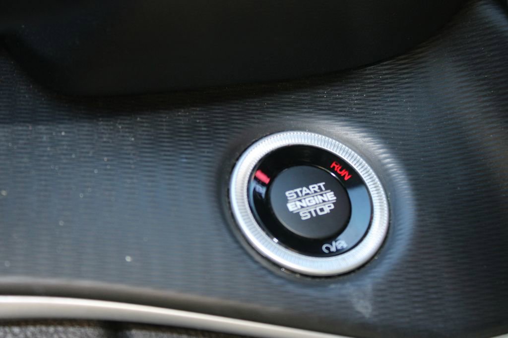 Used 2023 Jeep Grand Cherokee L Laredo image 24