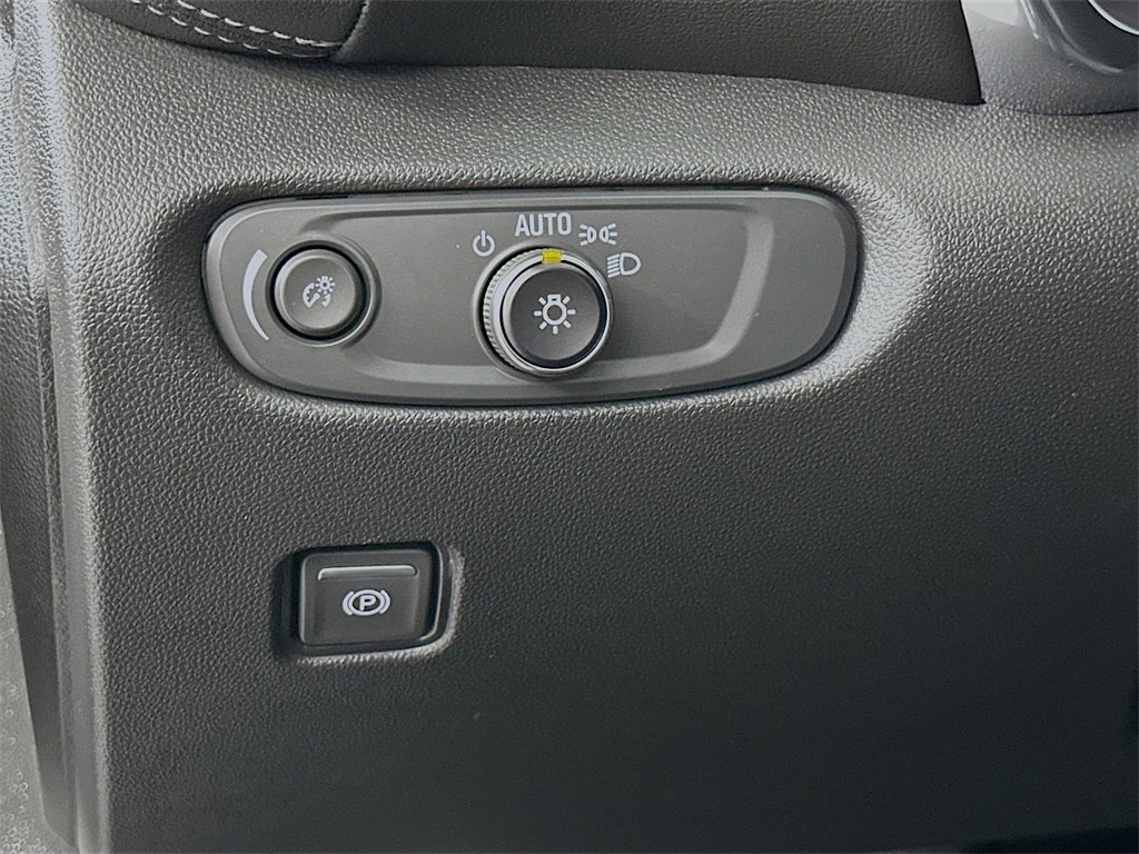 Used 2025 Chevrolet Blazer LT image 10