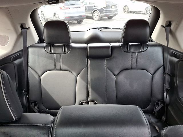 Used 2025 Honda Pilot Elite image 11
