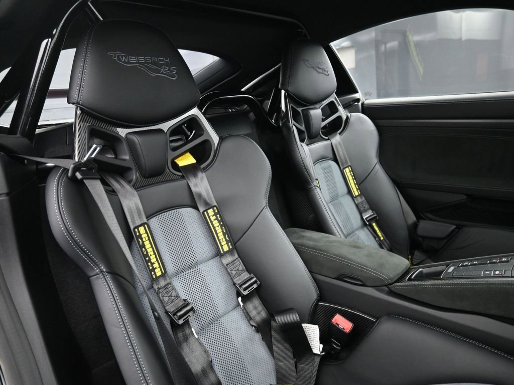 Certified 2025 Porsche 718 Cayman GT4 RS image 31