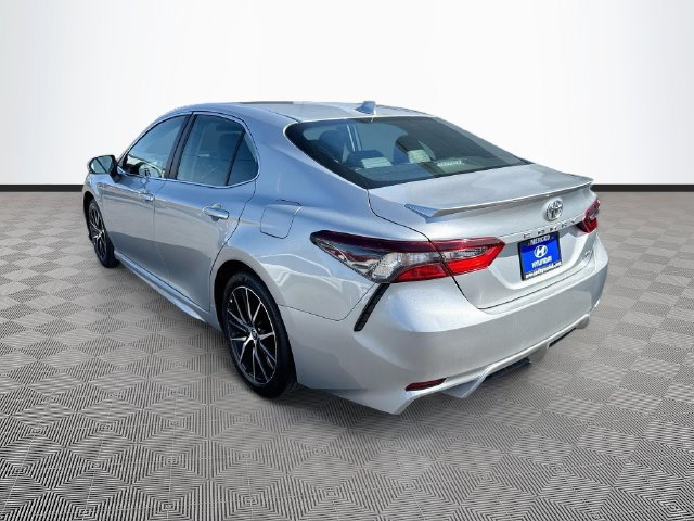Used 2023 Toyota Camry SE FWD image 5