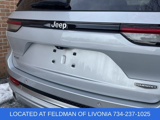 Used 2023 Jeep Grand Cherokee Summit w/ Luxury Tech Group V image 32