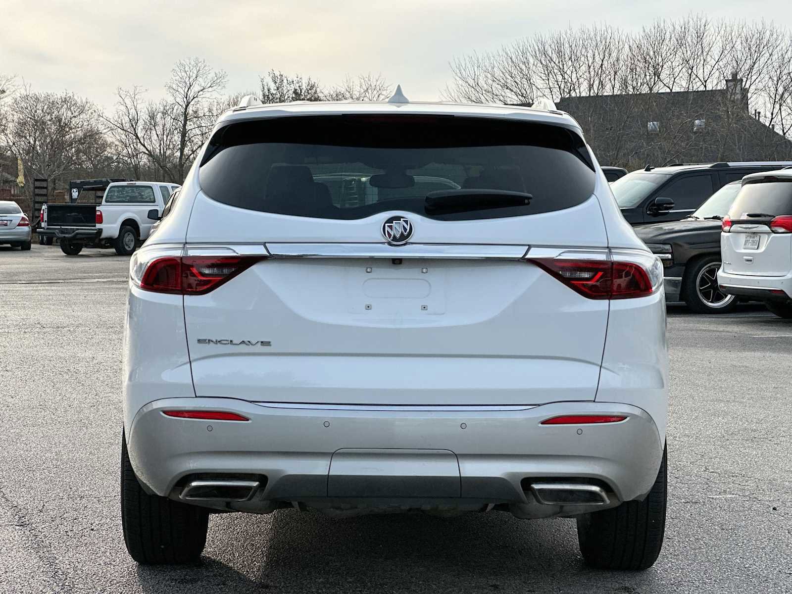 Used 2023 Buick Enclave Essence image 14