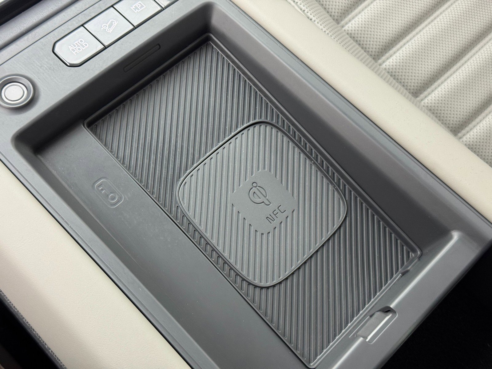 Used 2024 Kia EV9 Land image 35