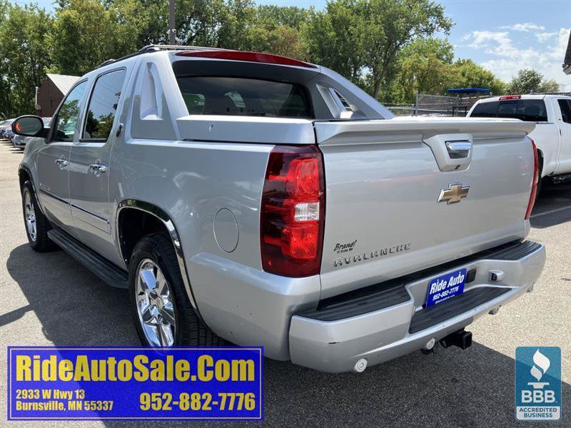 Used 2013 Chevrolet Avalanche LTZ AWD/4WD image 7
