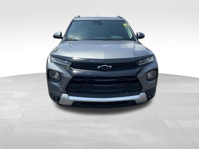 Used 2022 Chevrolet TrailBlazer LT w/ LPO, Blackout Package FWD image 2