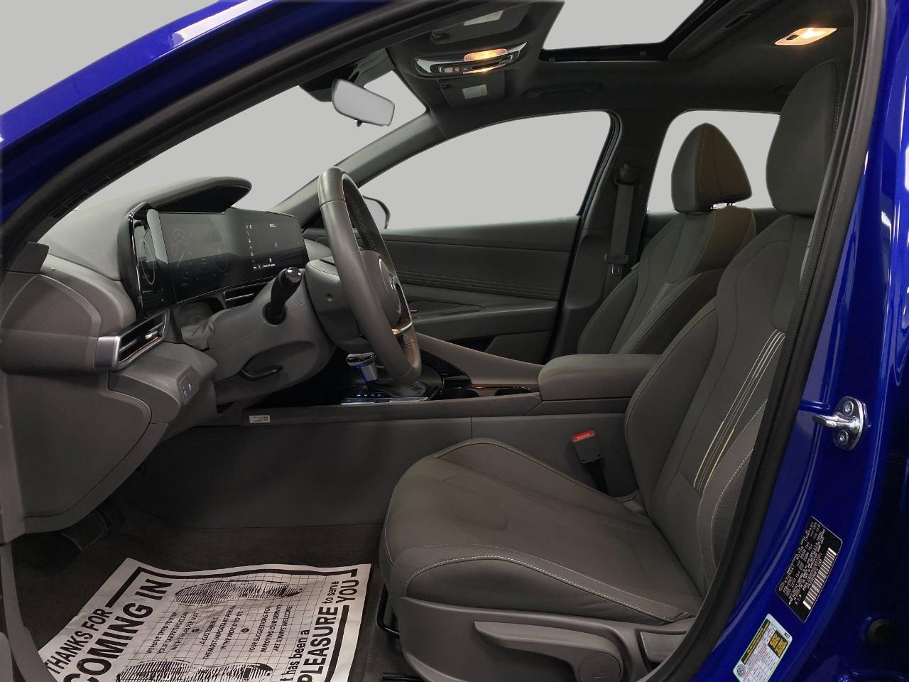 Certified 2025 Hyundai Elantra SEL FWD image 30