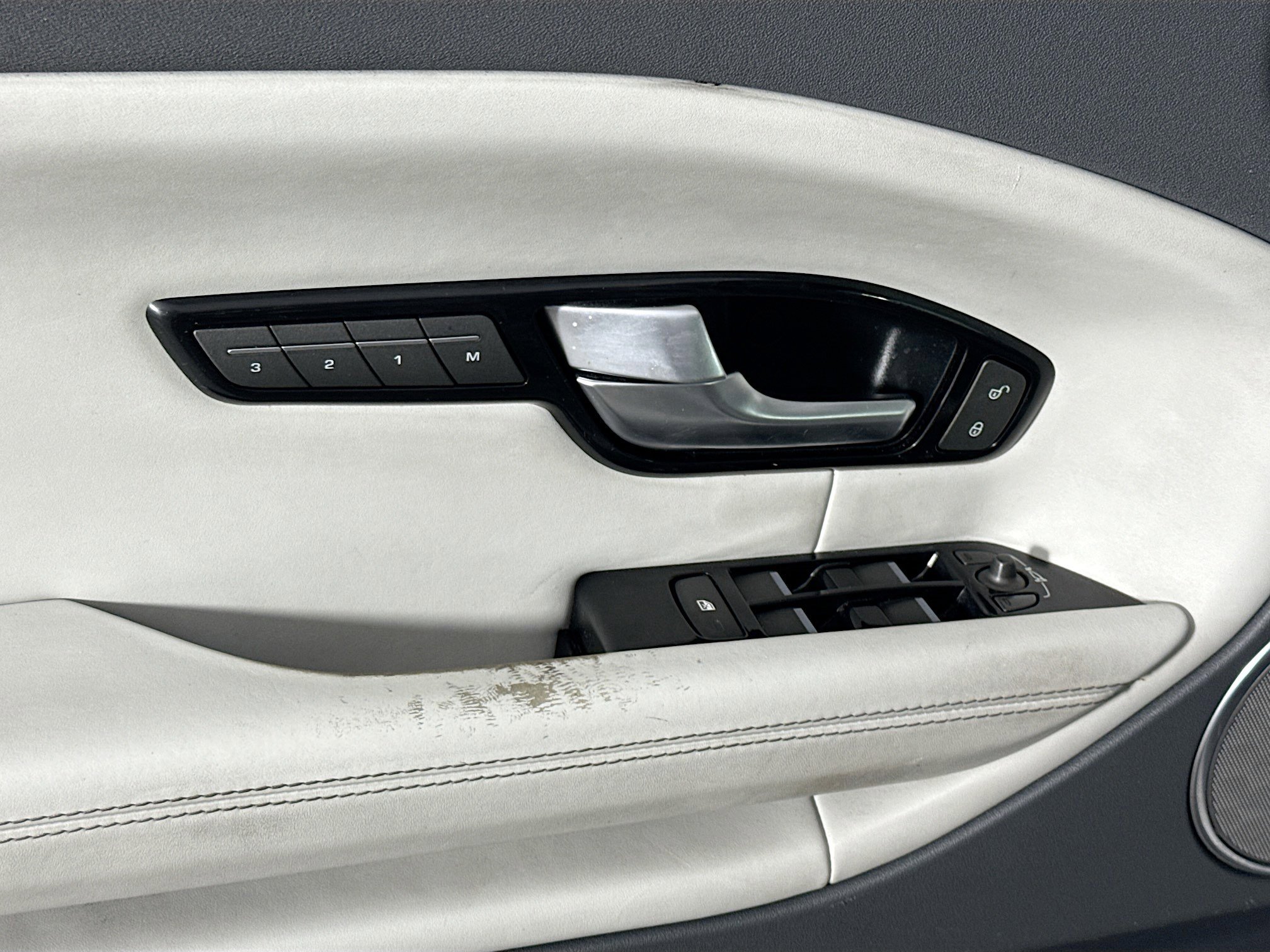 Used 2016 Land Rover Range Rover Evoque HSE image 24