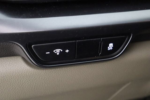Certified 2025 Kia Carnival FWD image 23