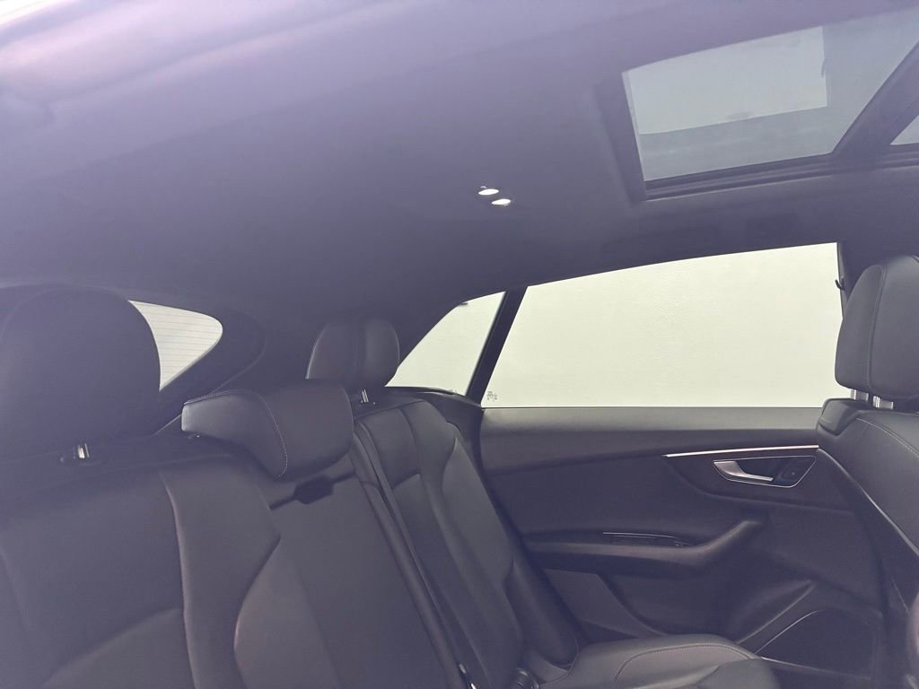 Used 2020 Audi Q8 Premium Plus AWD/4WD image 40