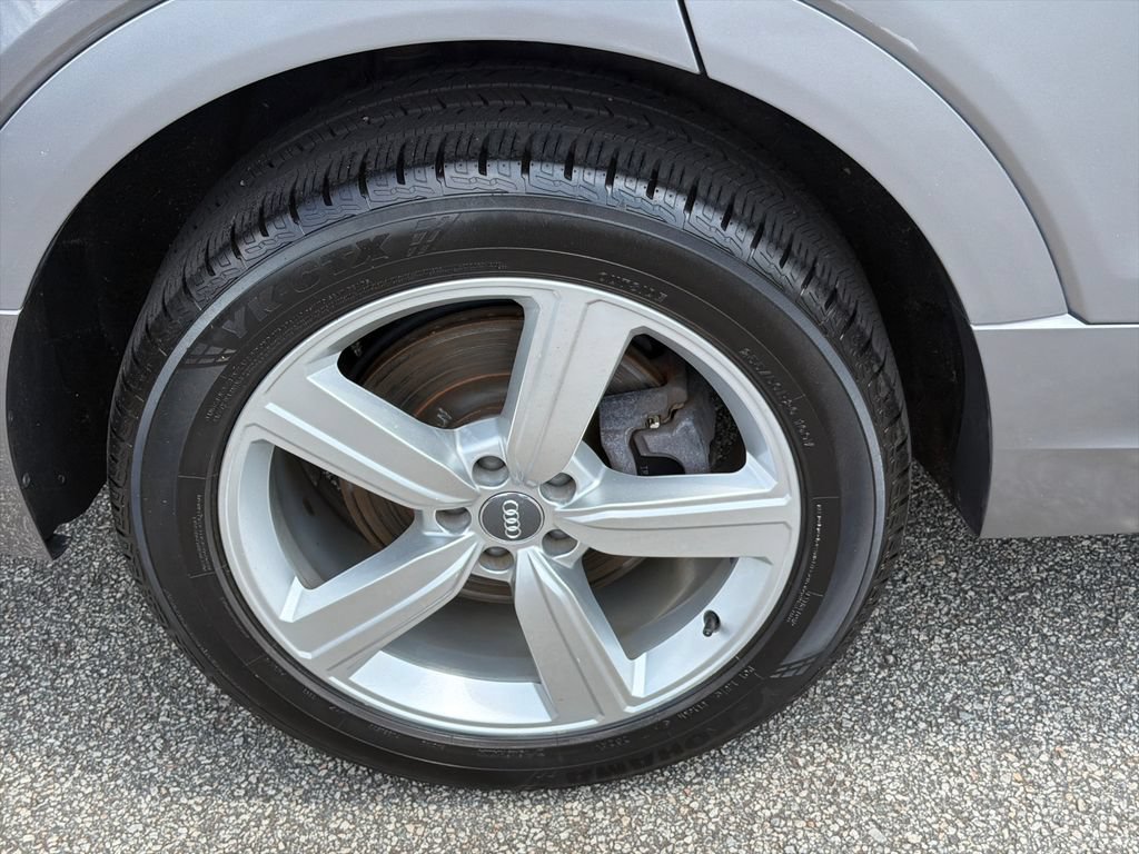 Used 2019 Audi e-tron Premium Plus AWD/4WD image 17