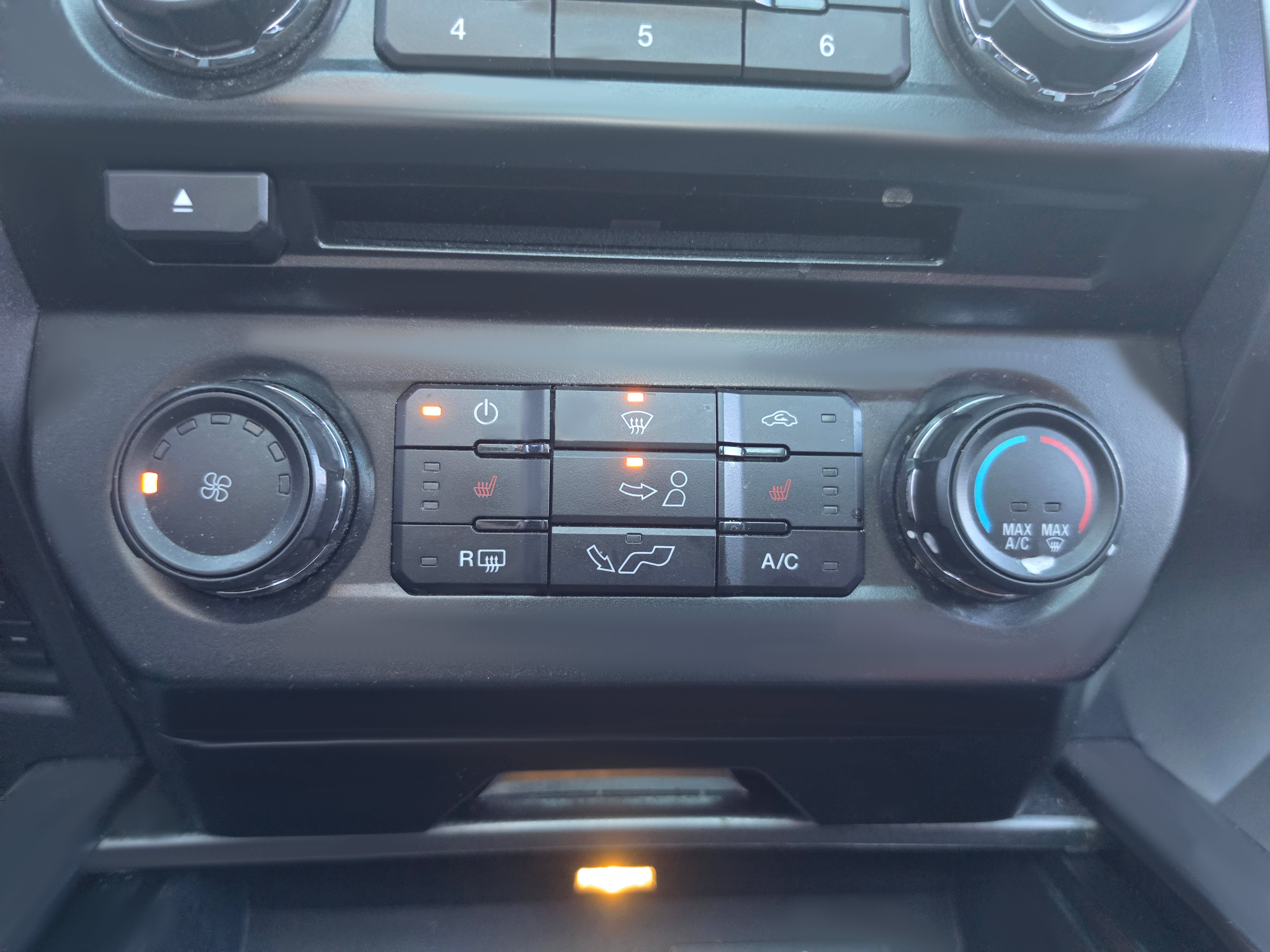 Used 2016 Ford F150 XLT w/ Equipment Group 302A Luxury AWD/4WD image 28