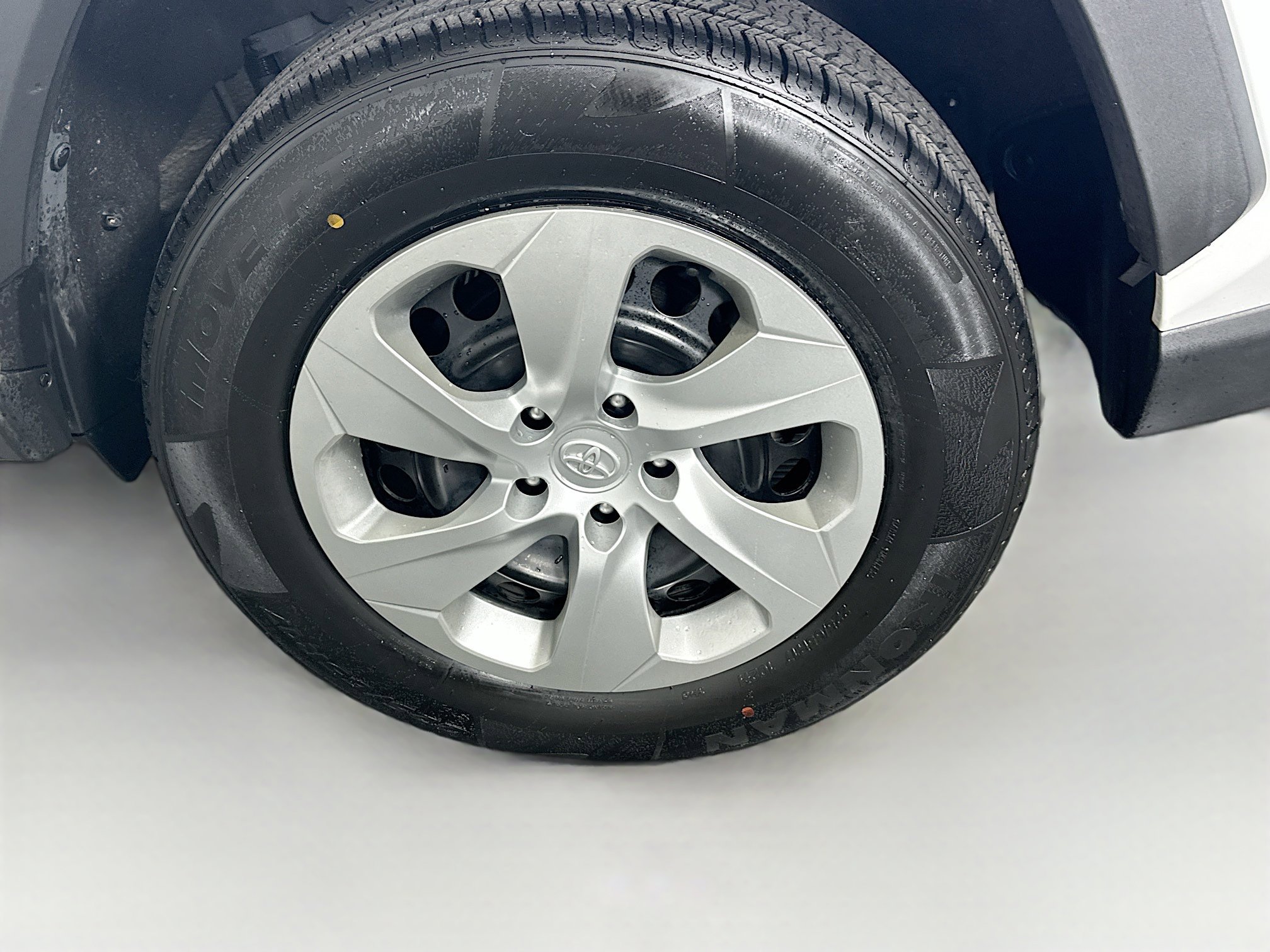 Used 2021 Toyota RAV4 LE AWD/4WD image 11