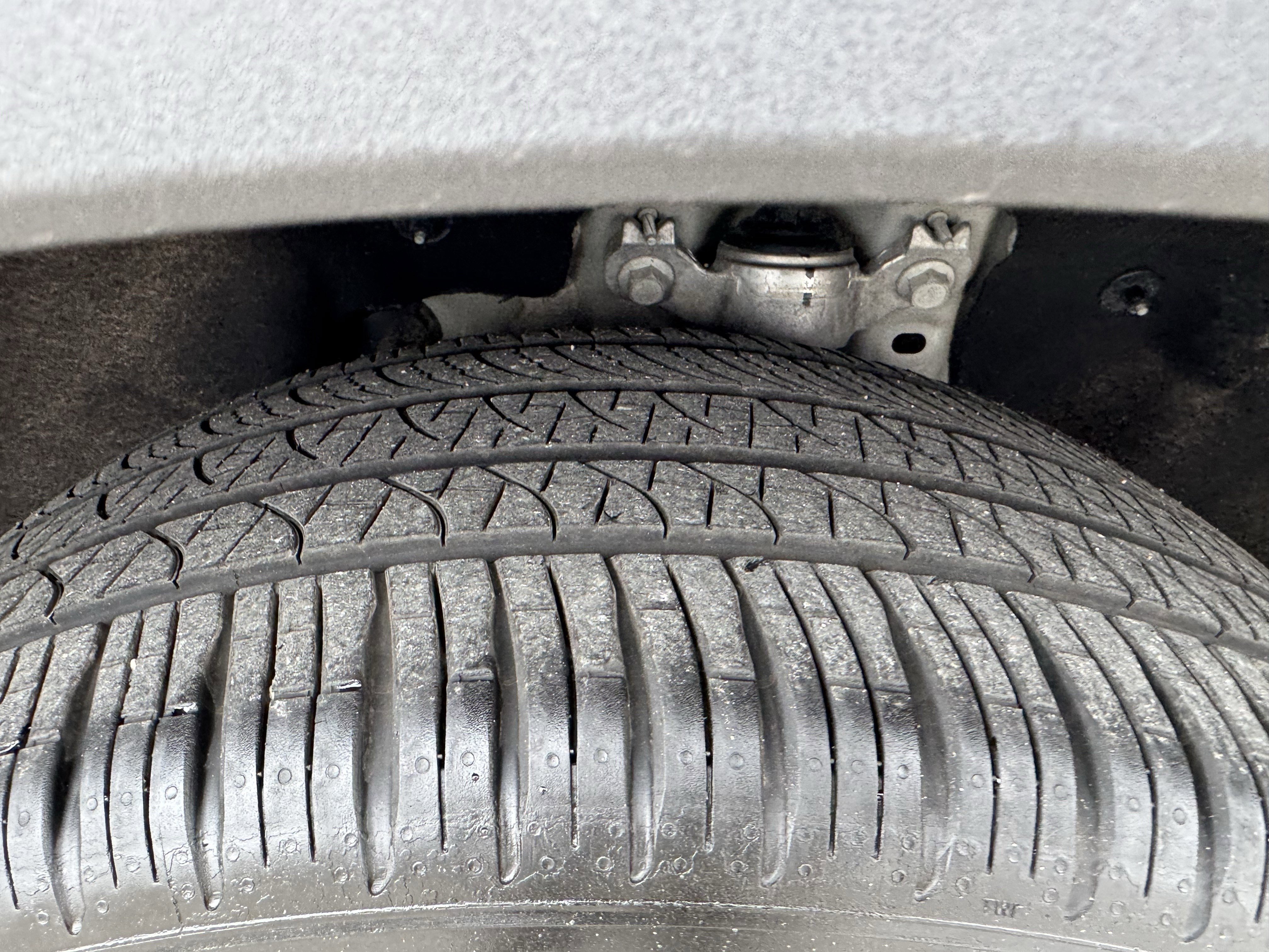 Certified 2025 Ford Explorer Platinum w/ LUX Leather Package image 21