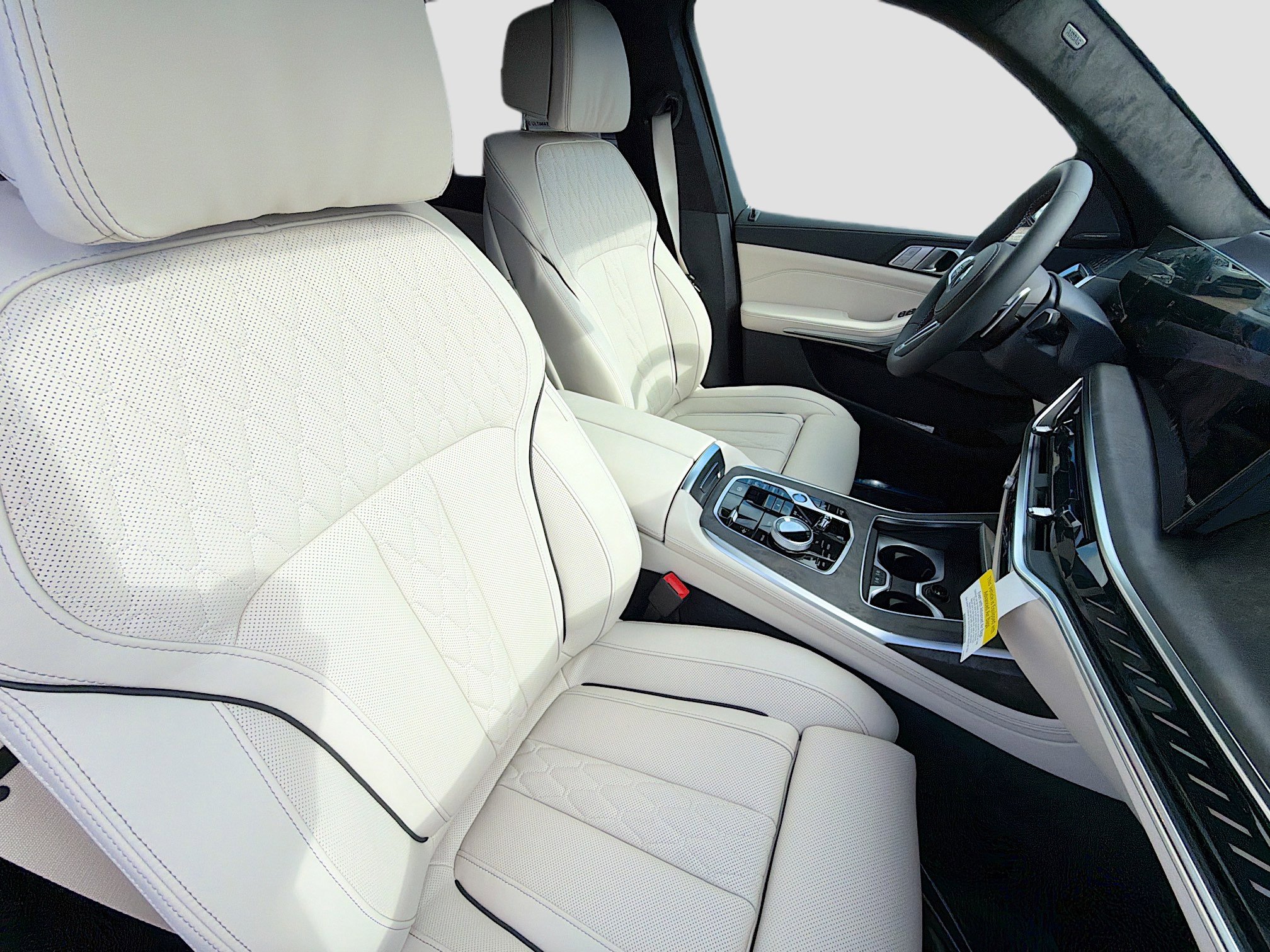 New 2026 BMW X7 M60i image 16