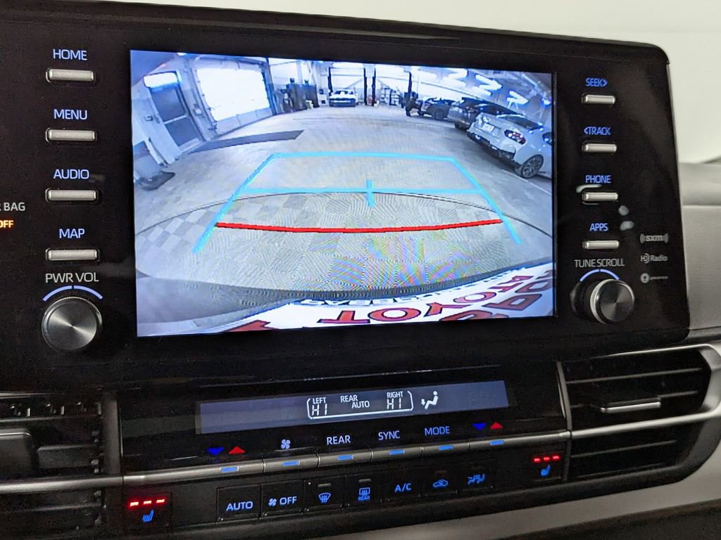 Used 2024 Toyota Sienna XLE image 34