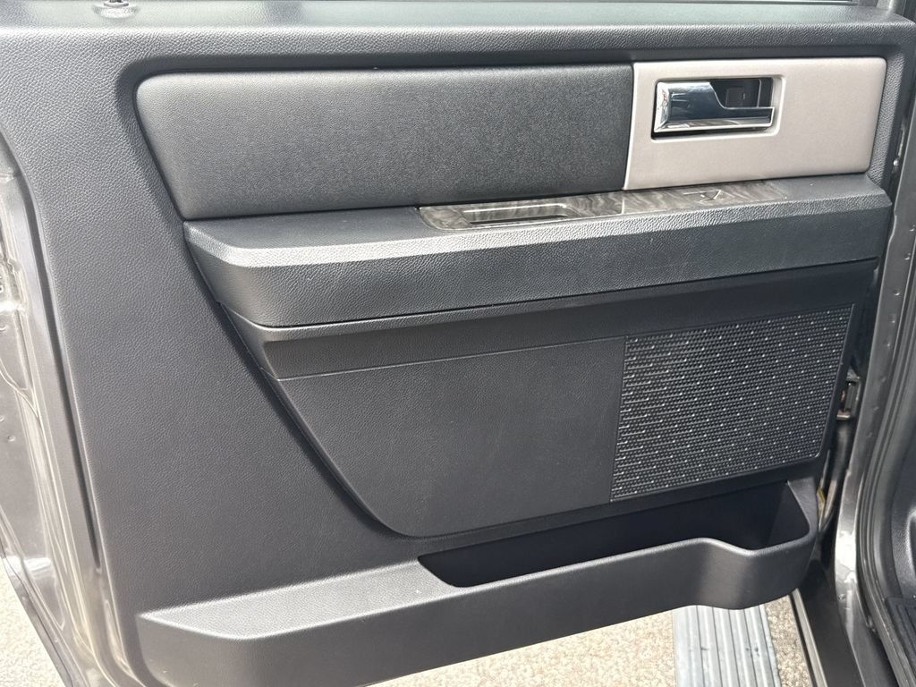 Used 2017 Ford Expedition EL Limited w/ Equipment Group 301A RWD image 23