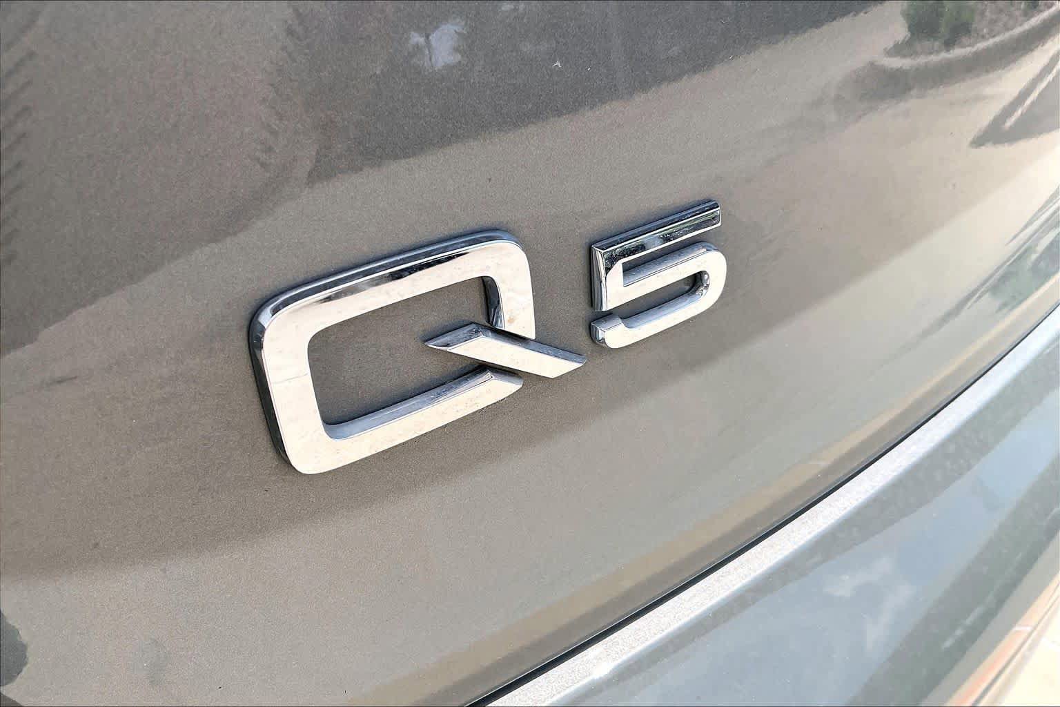 Used 2023 Audi Q5 e Premium w/ Convenience Package AWD/4WD image 30