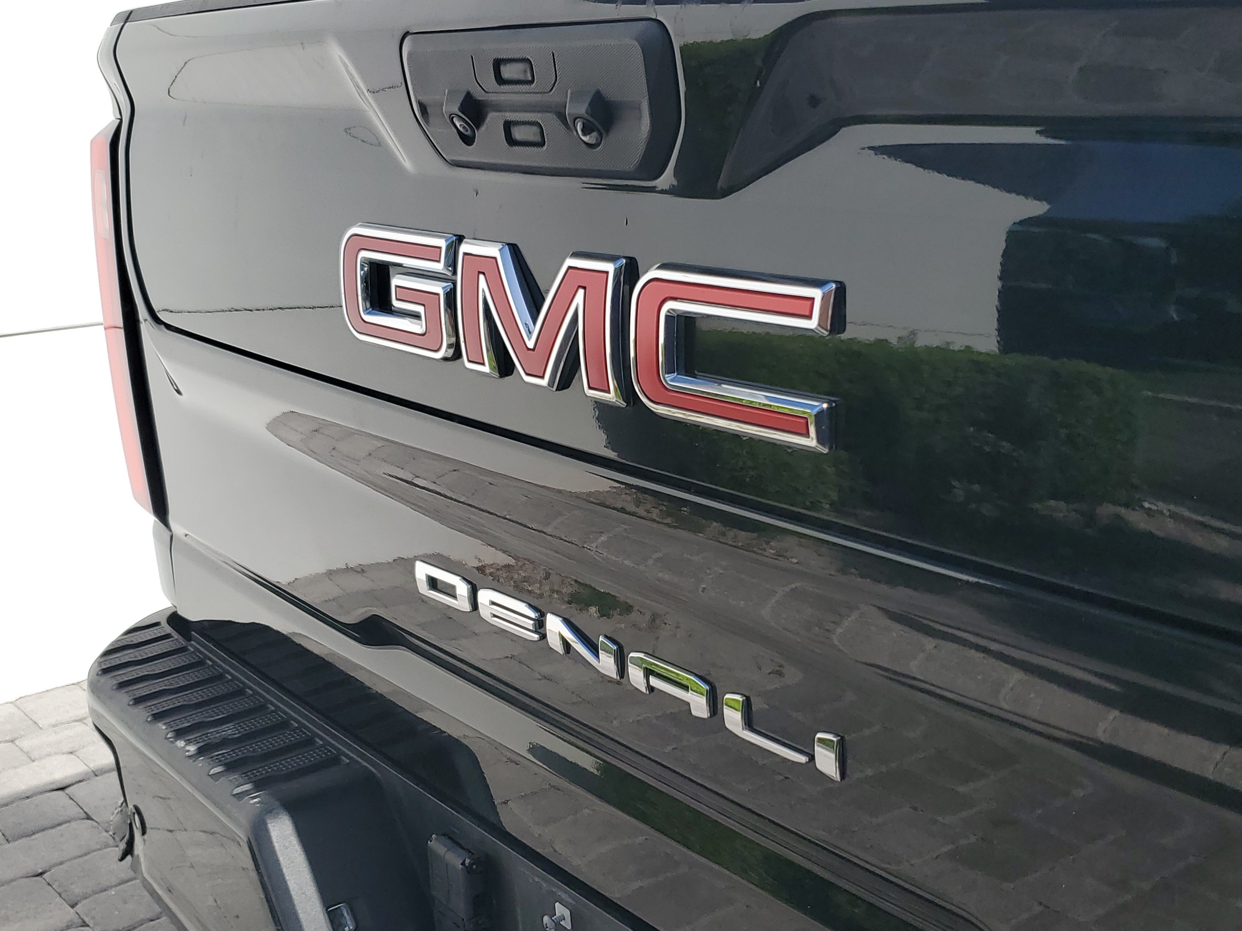 Used 2025 GMC Sierra 2500 Denali w/ Denali Reserve Package AWD/4WD image 7
