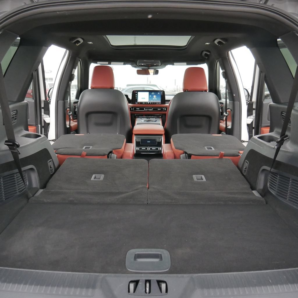 Used 2025 Lincoln Aviator Reserve w/ Jet Appearance Package AWD/4WD image 24
