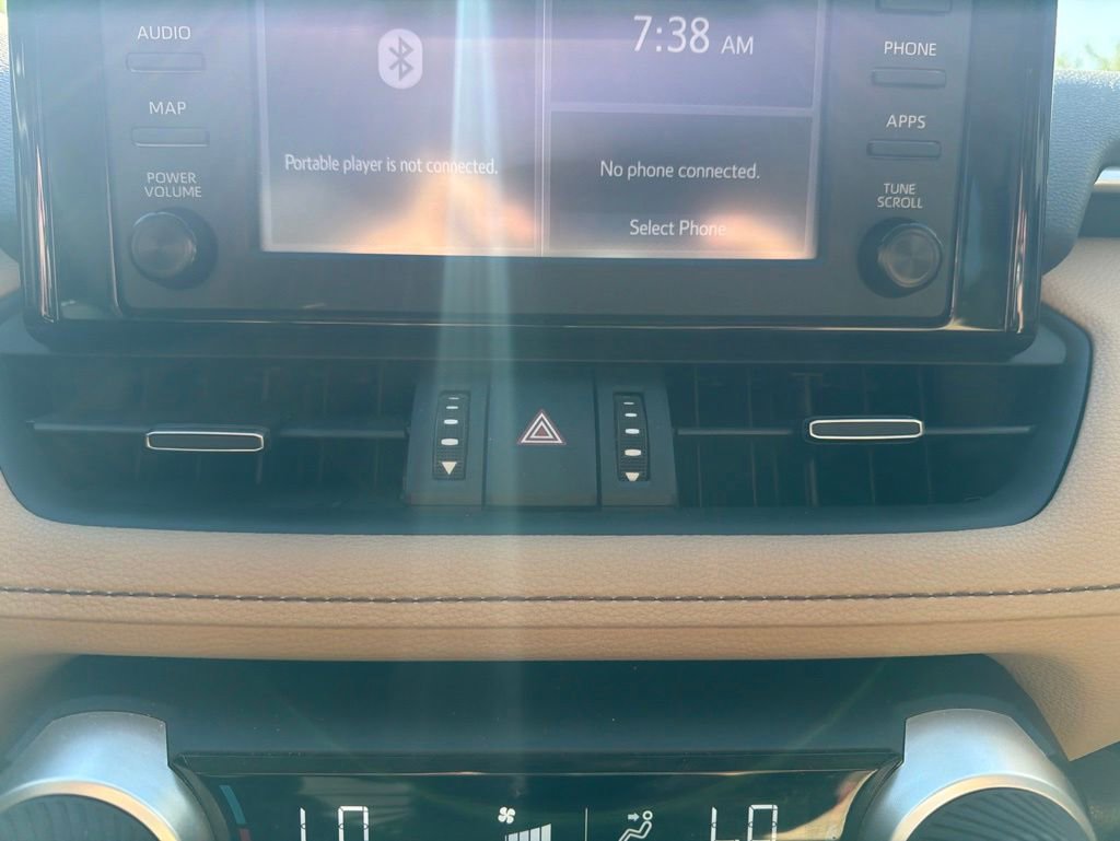 Used 2019 Toyota RAV4 XLE Premium AWD/4WD image 20