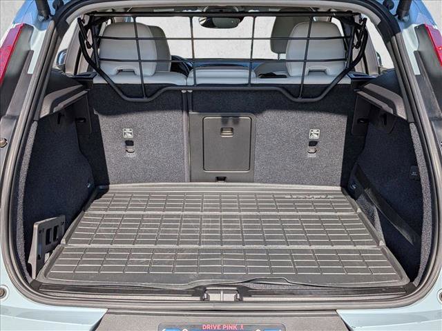 Used 2019 Volvo XC40 T5 Momentum image 6