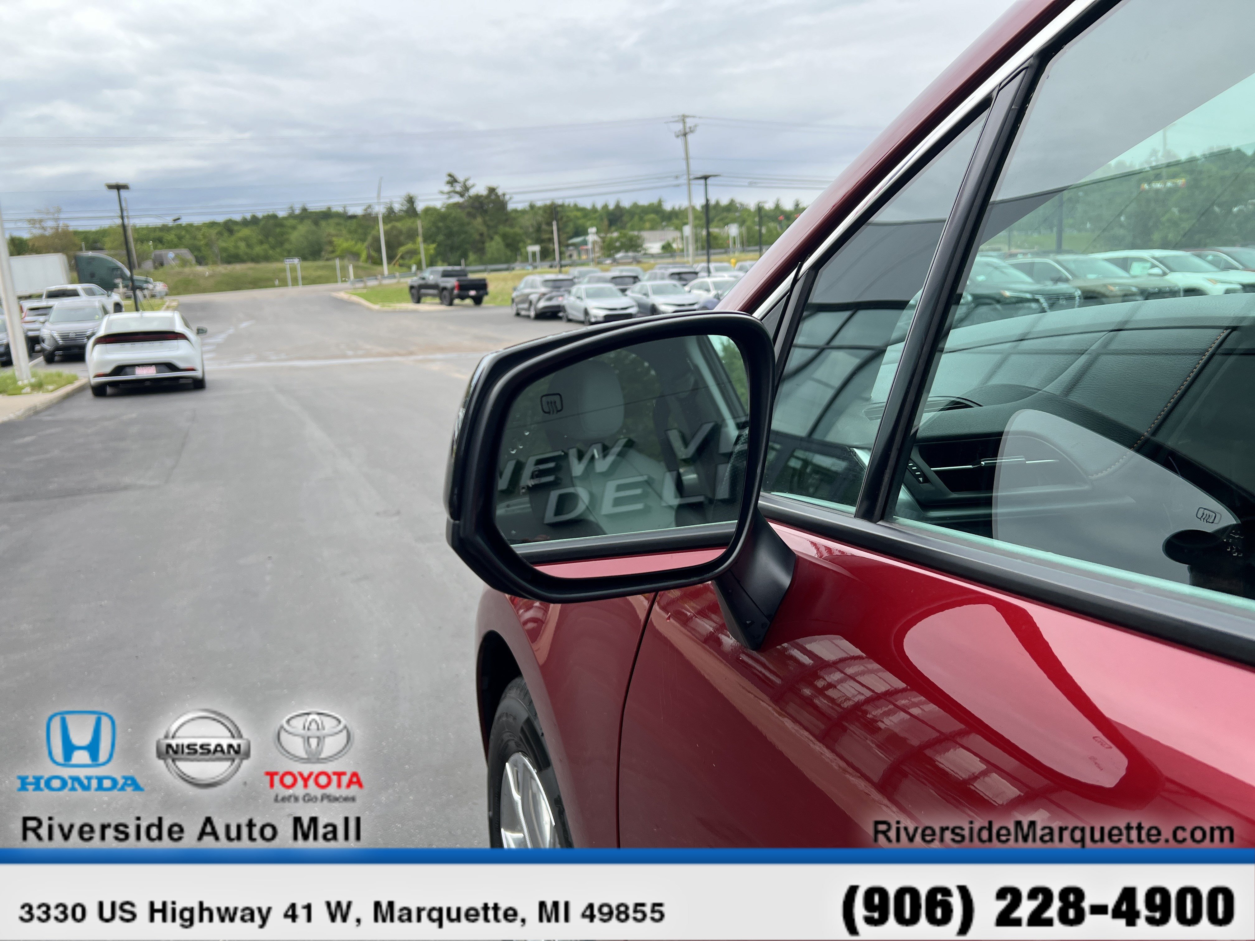 Used 2021 Toyota Sienna XSE AWD/4WD image 5