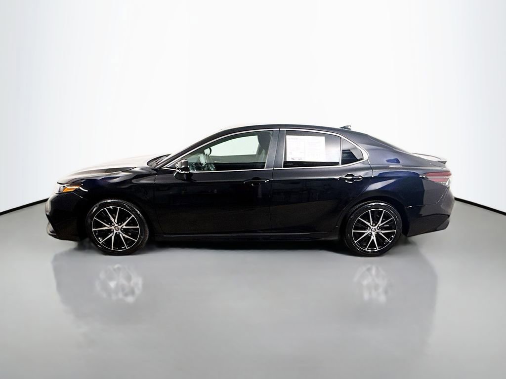 Certified 2023 Toyota Camry SE FWD image 4
