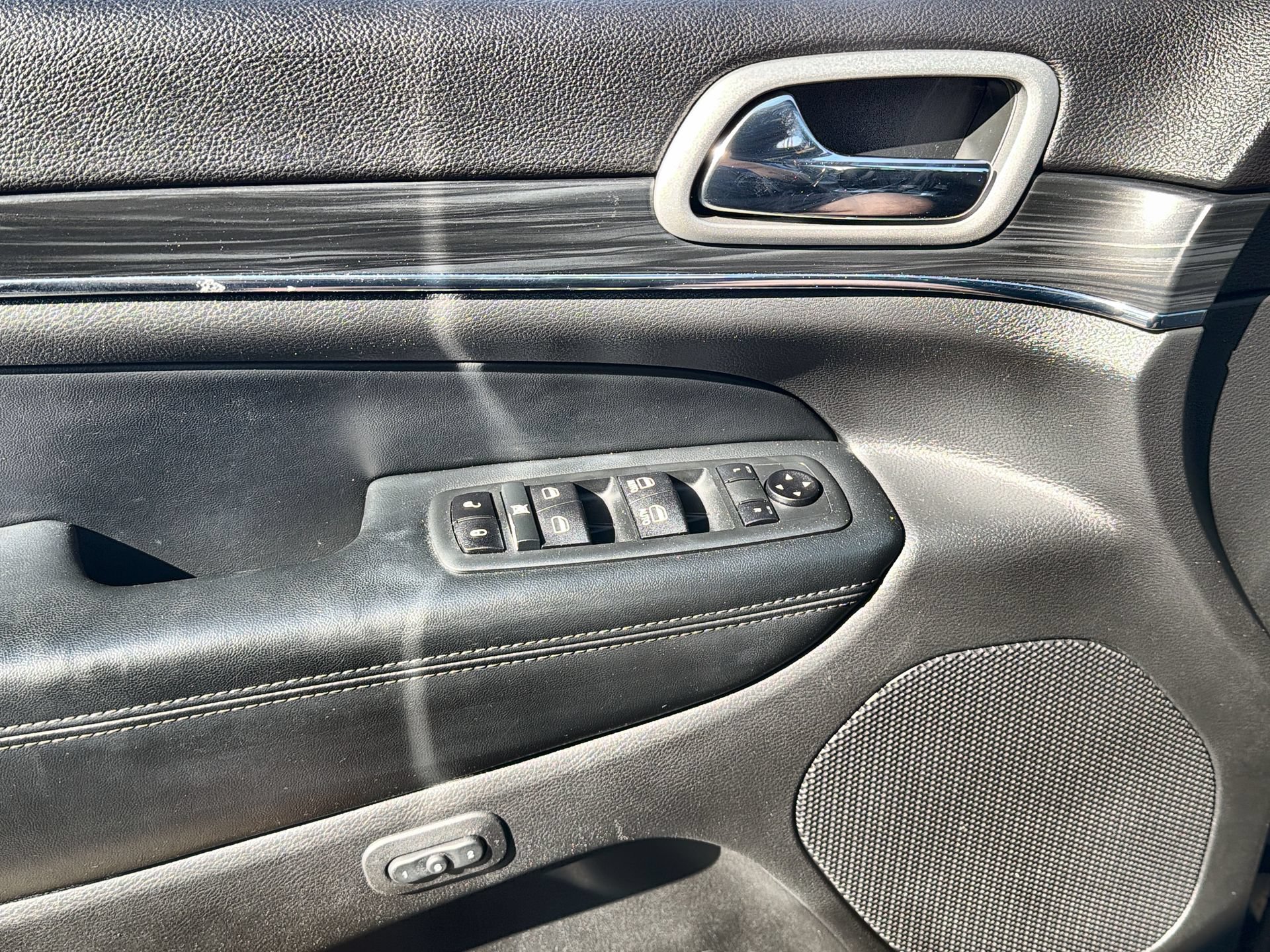 Used 2021 Jeep Grand Cherokee Limited AWD/4WD image 13