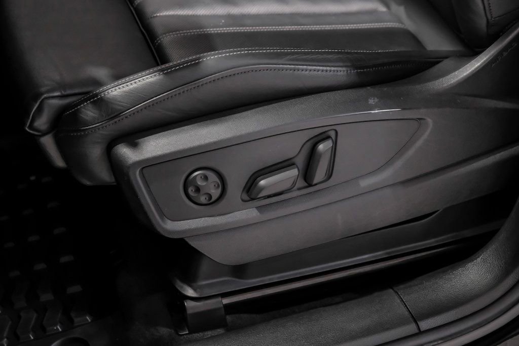 Used 2024 Audi Q5 e Prestige w/ Prestige Package image 36