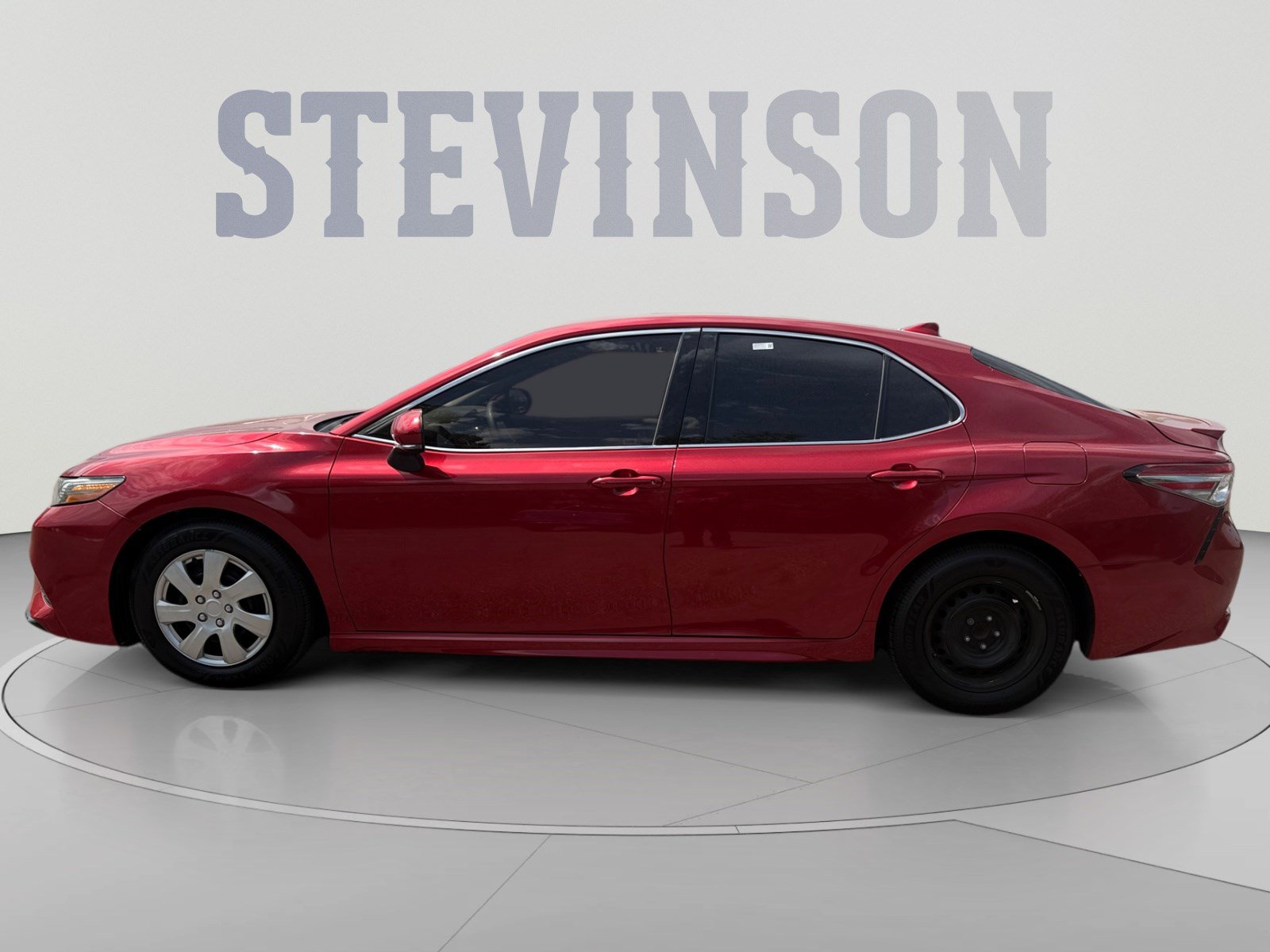 Used 2019 Toyota Camry XSE FWD image 2