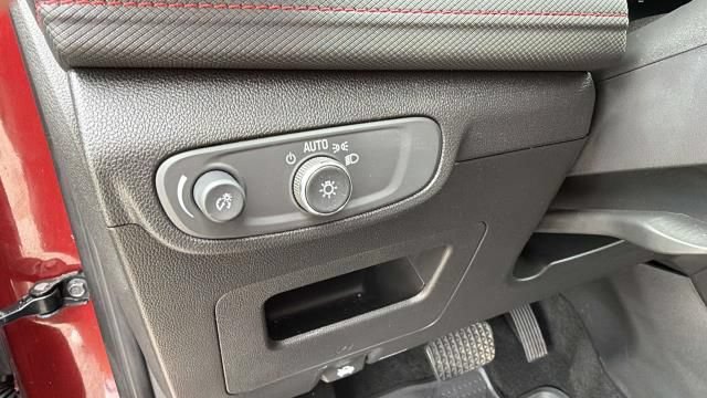 Used 2025 Chevrolet TrailBlazer RS w/ Convenience Package AWD/4WD image 16