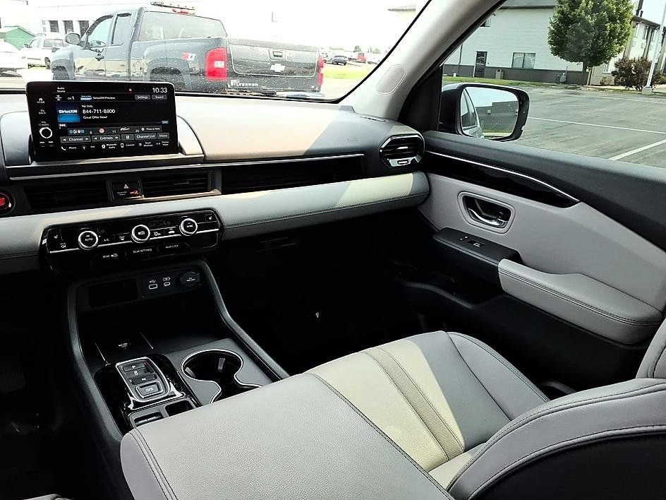 Used 2025 Honda Pilot EX-L image 24