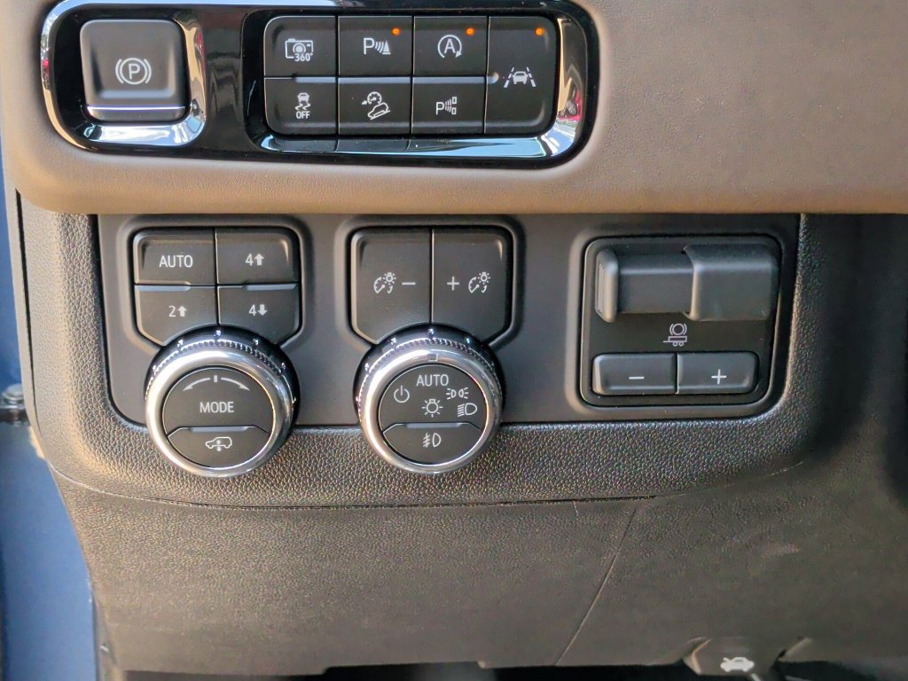 New 2026 GMC Yukon Denali Ultimate AWD/4WD image 17