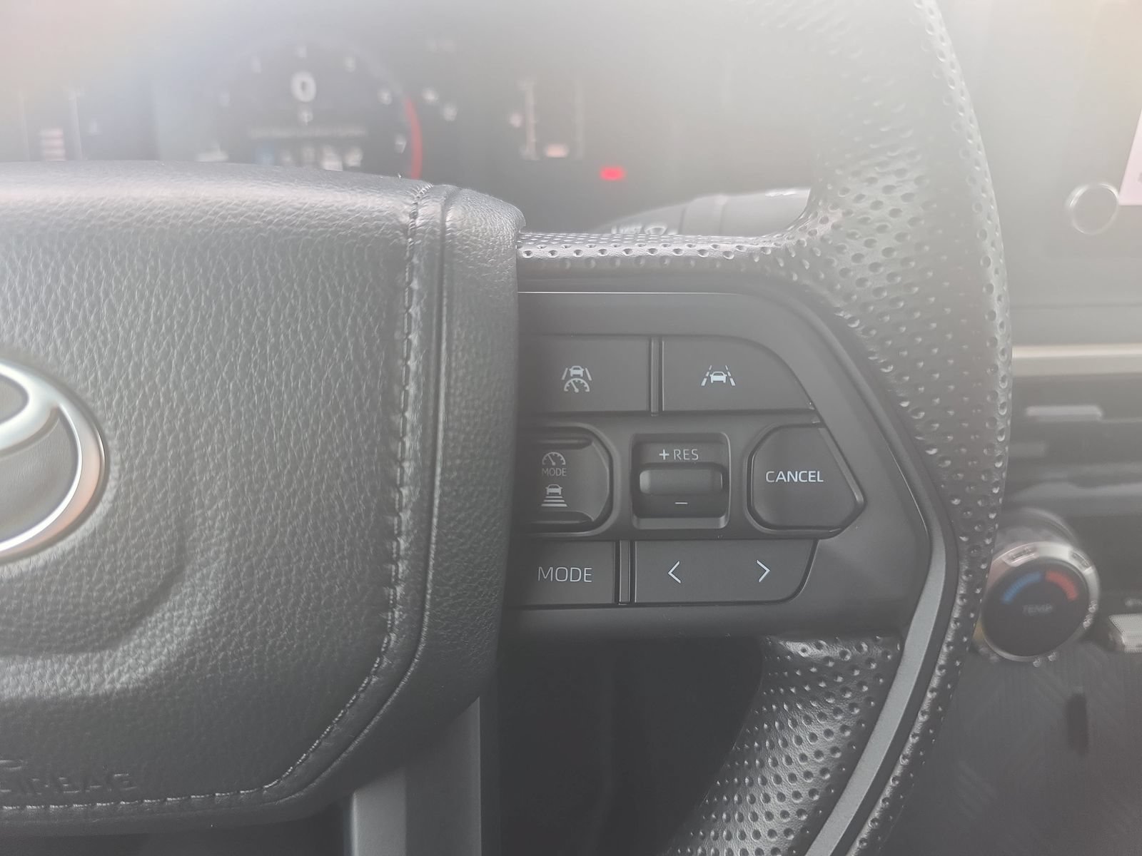 Used 2024 Toyota Tacoma SR AWD/4WD image 17
