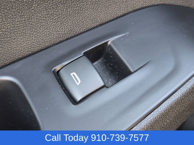 Used 2023 Chevrolet Traverse LT w/ LT Premium Package AWD/4WD image 31