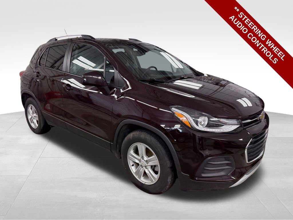 Used 2021 Chevrolet Trax LT w/ LT Convenience Package image 9