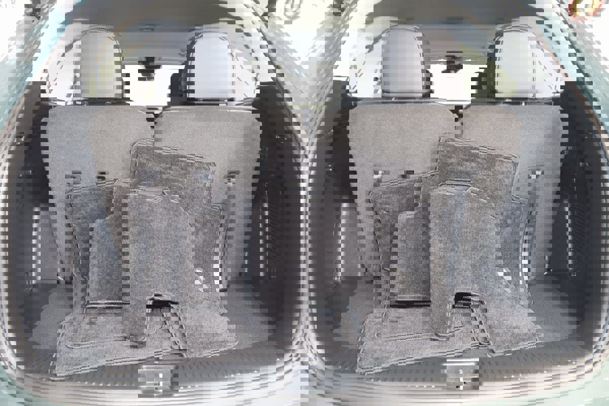 Used 2025 Kia Sorento EX image 55