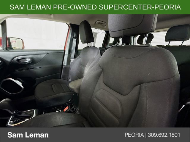 Used 2020 Jeep Renegade Latitude w/ Cold Weather Group image 20