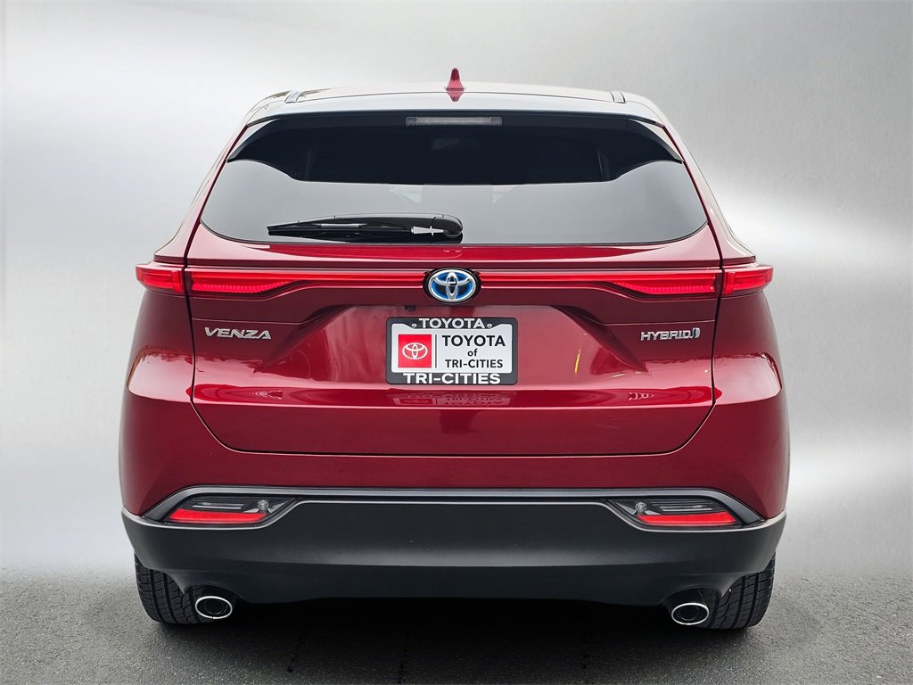 Used 2022 Toyota Venza LE image 10