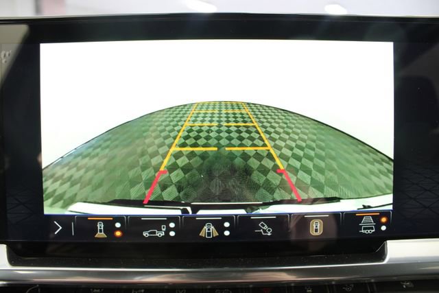 New 2026 GMC Sierra 1500 SLT image 3