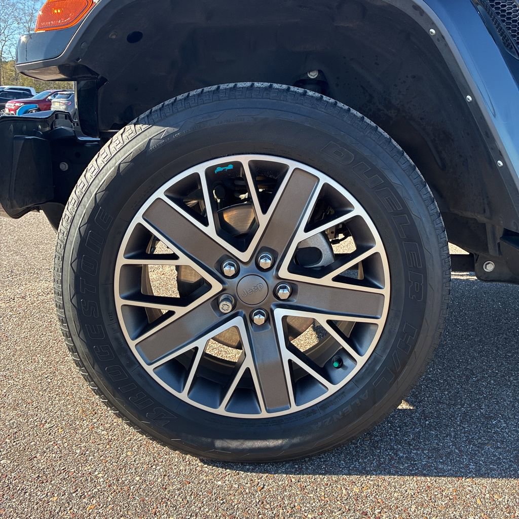 Used 2022 Jeep Wrangler Unlimited Sahara image 10