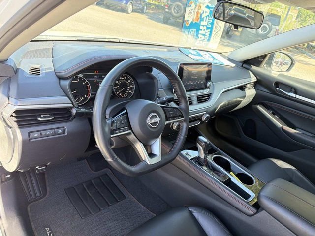 Used 2023 Nissan Altima 2.5 SR image 12