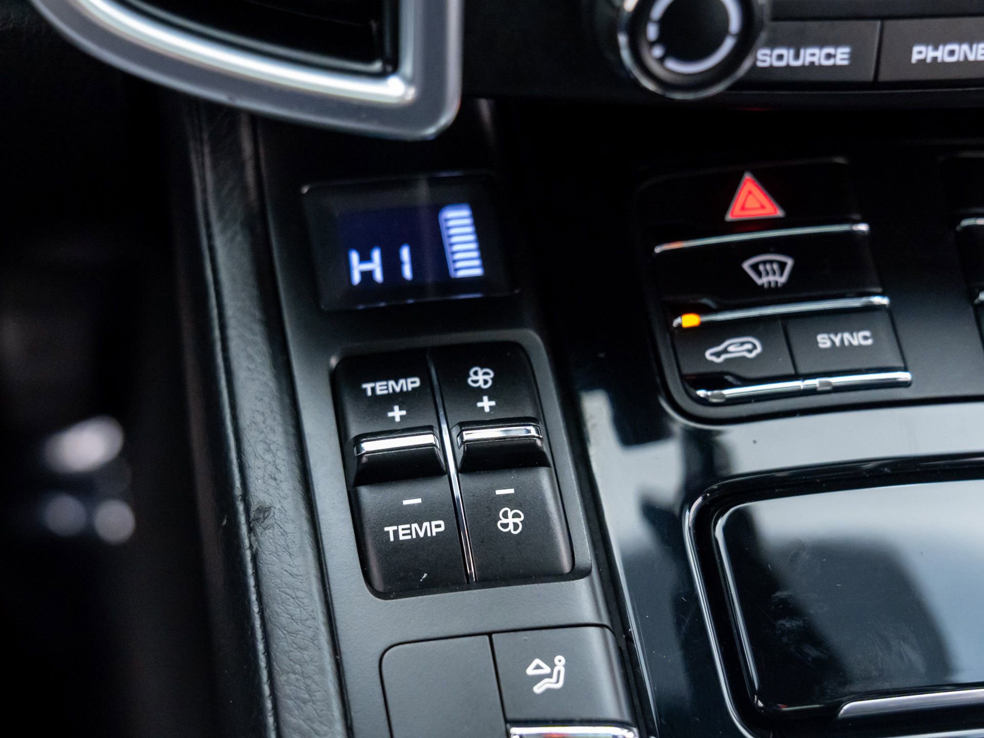 Certified 2017 Porsche Cayenne Platinum Edition image 19